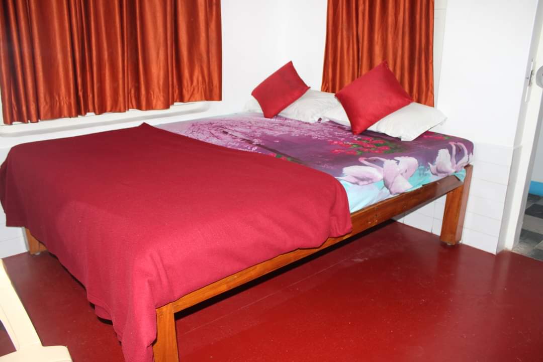 Double Cot Bed room non Ac 2 persons stay (Mon to Thursday) Type B Rs 850 per day